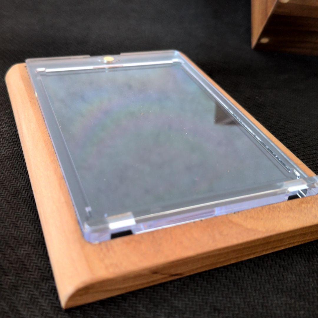 デッキケース　飾り棚　カードボックス マグネットローダーポケモンカード 小物入れ