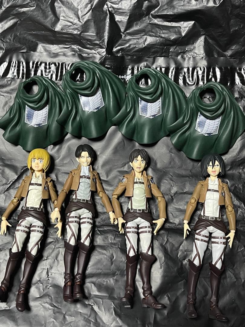 進撃の巨人 figma リヴァイ　エレン　ミカサ アルミン　フィギュア　セット