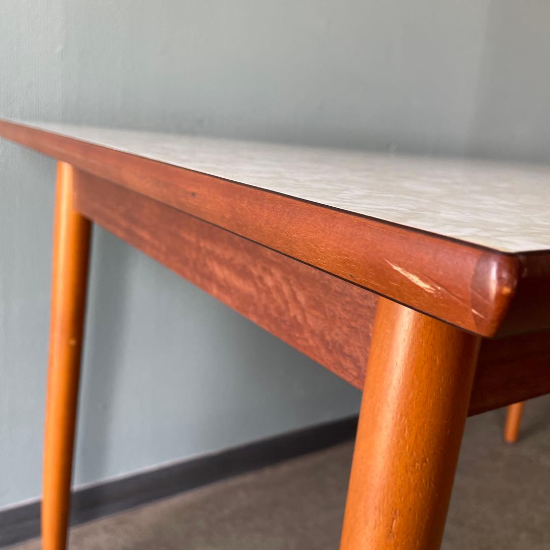 昭和レトロ　ミッドセンチュリー　北欧ヴィンテージ風　ダイニングテーブル　大理石風