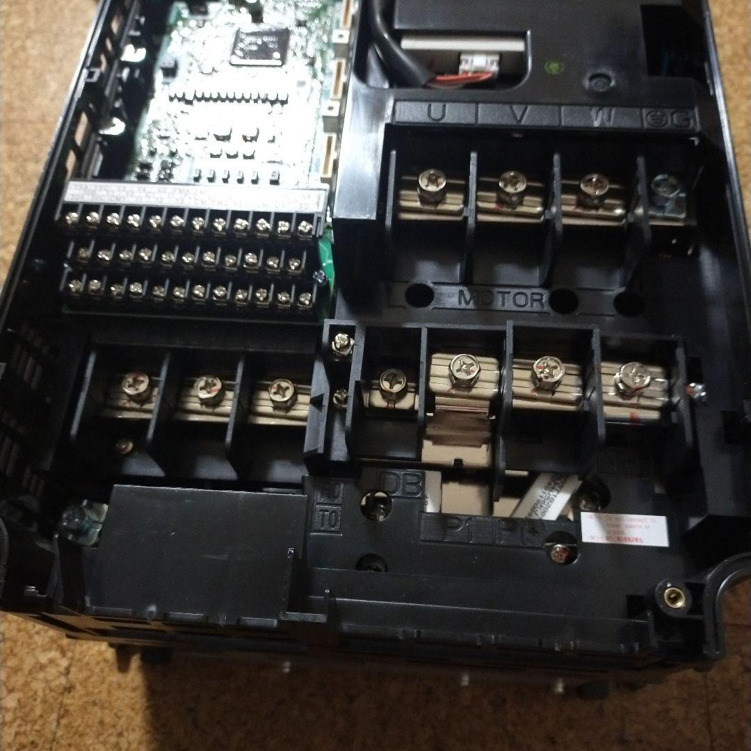 インバーター　富士電機　FRN15G2S-4J