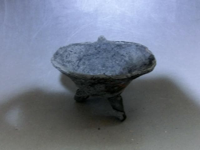 酒器■立ち盃 三つ足 発掘品 古金属 青銅 祭祀品 副葬品 猪口 時代物 骨董■