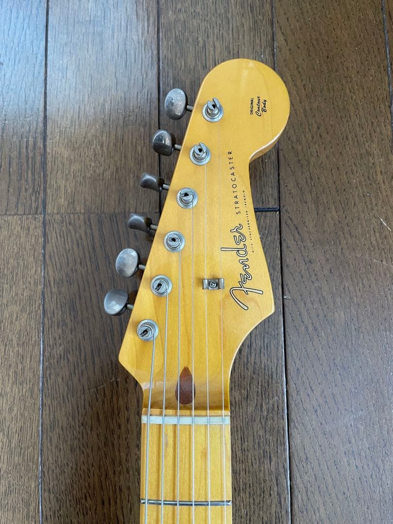 Fender Japan ストラトキャスター Daphne Blue