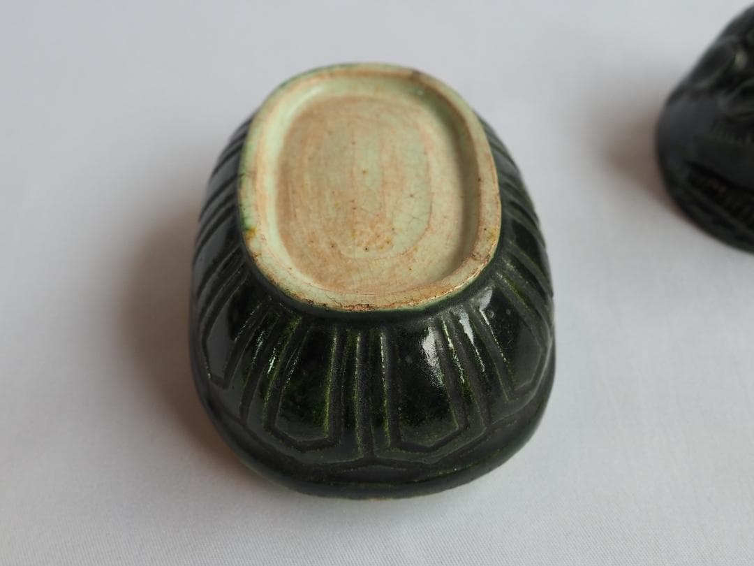 9代樂了入造『交趾写獅子香合』（共箱）