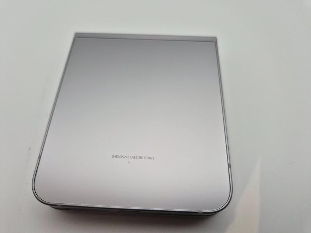 Samsung Galaxy Z Flip6 本体