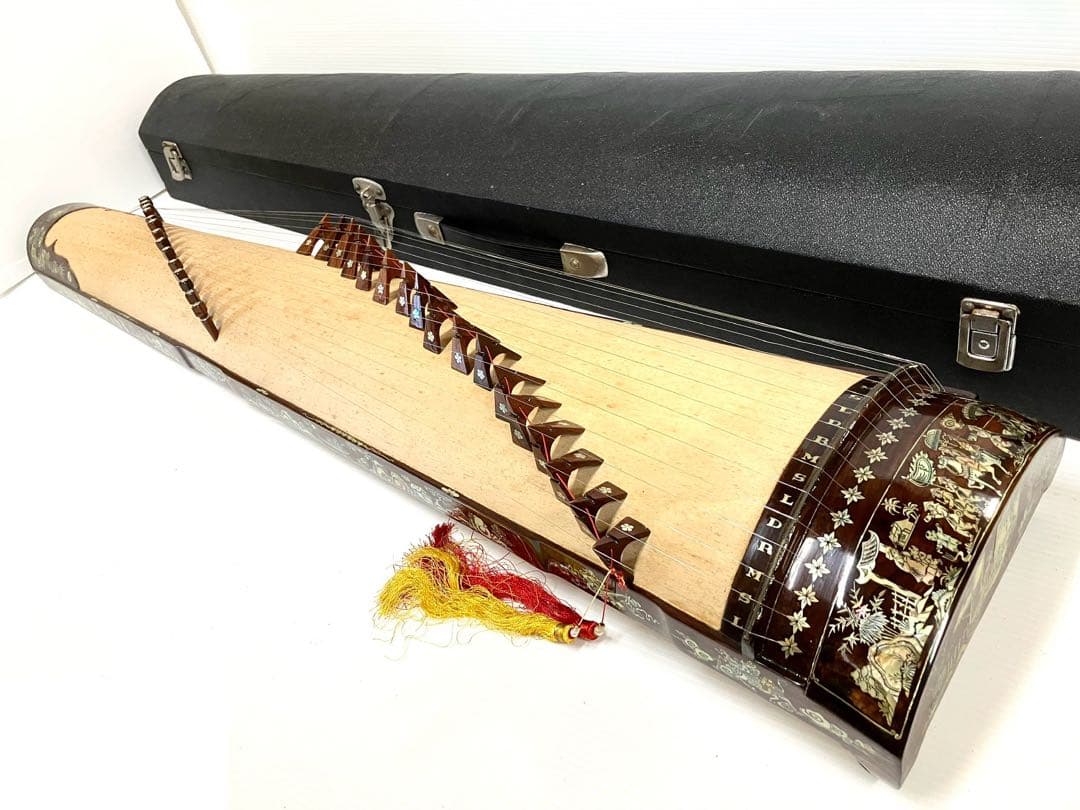ベトナム民族楽器◆ダン・トラン◆17弦 螺鈿細工 替え弦／琴爪／ハードケース付