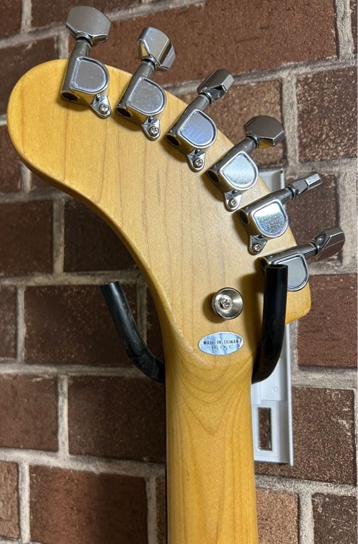 美品フェルナンデス ZO-3ギター イエロー、メトロノーム機能付きチューナー等