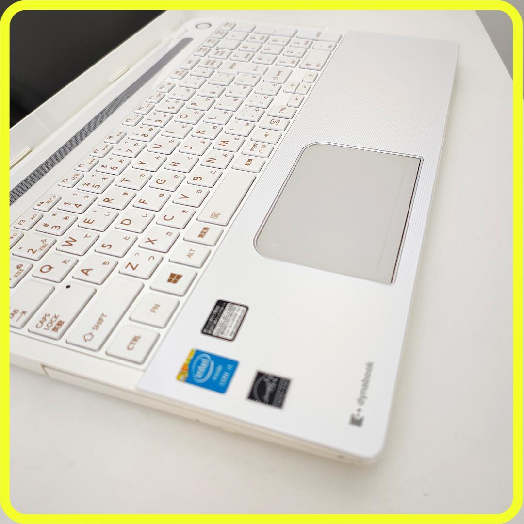 白　新品SSD256⭐️windows11　ノートパソコン　office　720