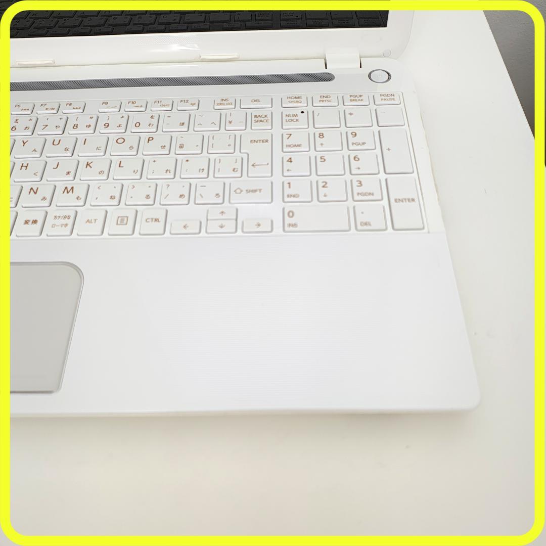 白　新品SSD256⭐️windows11　ノートパソコン　office　720