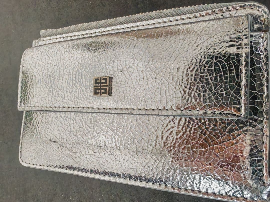 GIVENCHY 4G ジップ付きカードホルダー(ミニ財布)