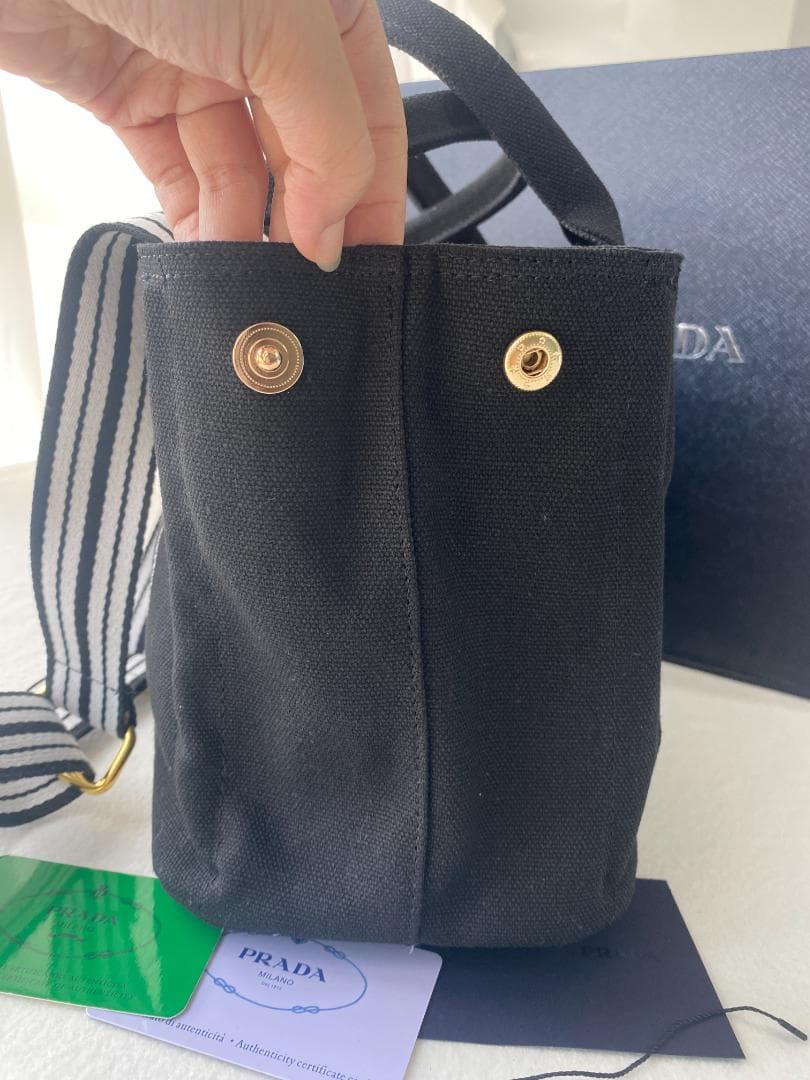 早い者勝ち！ ブラック ショルダーバッグ