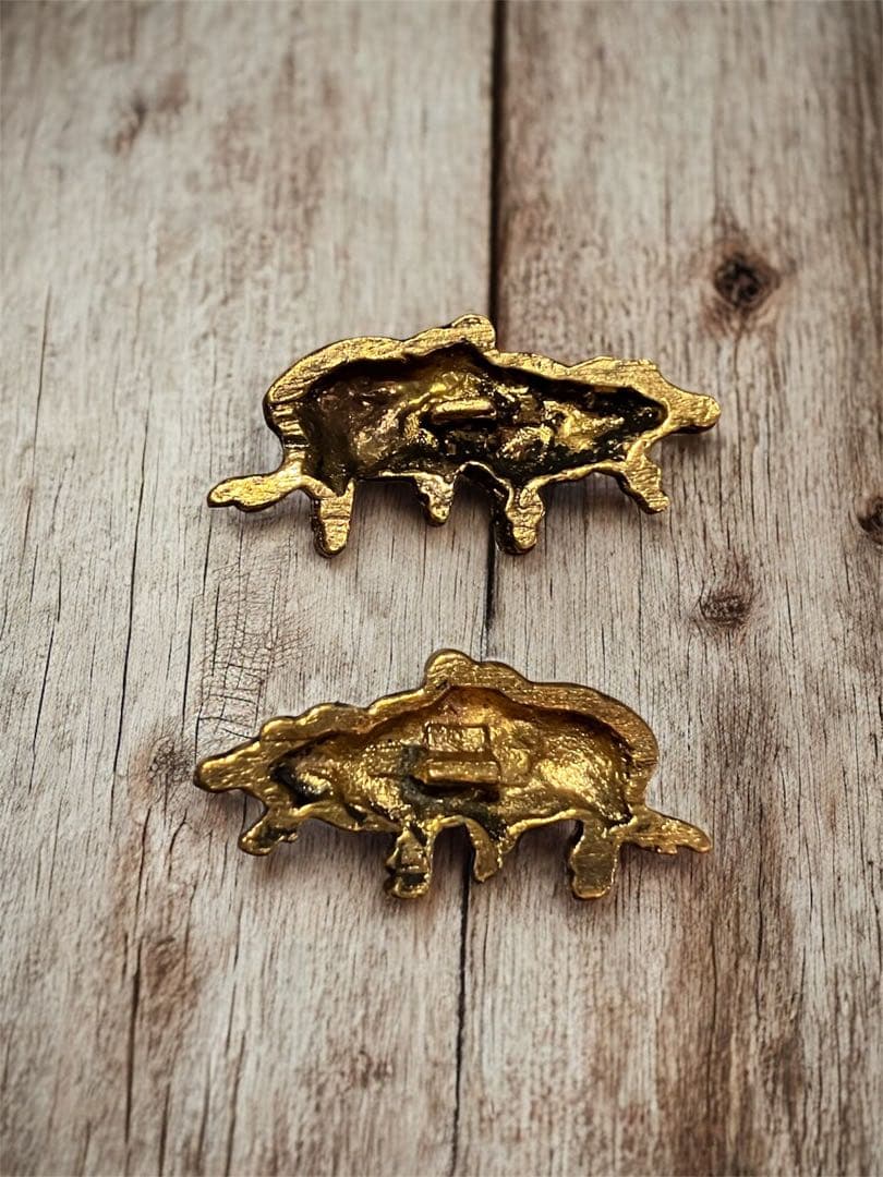 旧家蔵出し　日本刀　銅地　装具　 目貫　水牛と人物　彫金彫刻細工　左右