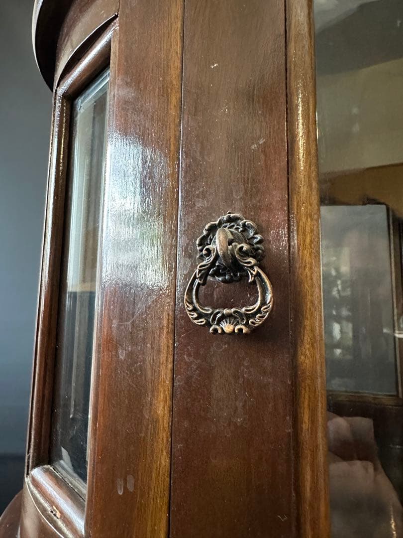 英国アンティーク　ティーキャビネット