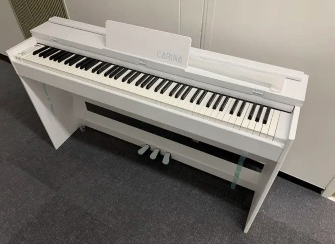 電子ピアノ88鍵盤　ハンマーアクション鍵盤　３本ペダル　　訳あり　ホワイト
