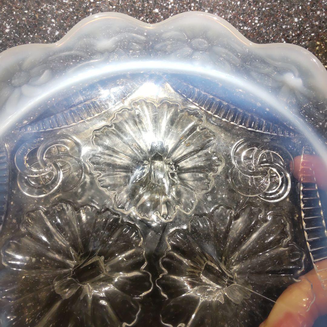 ノースウッド　ラッフルデイジーバンド オパールセント　スクロール飾り脚付きボウル