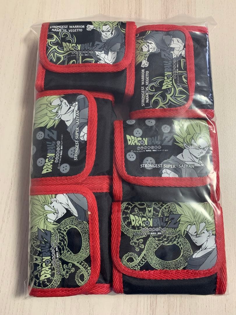 ドラゴンボール　ミニ　財布　ポーチ　カラビナ付き　孫悟空　神龍