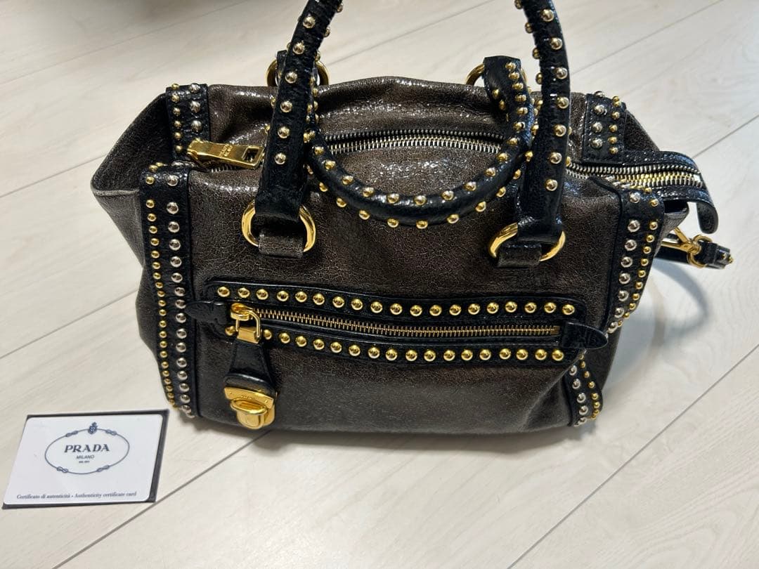 Hana⭐︎様　PRADA ダークブラウン ハンドバッグ スタッズ付