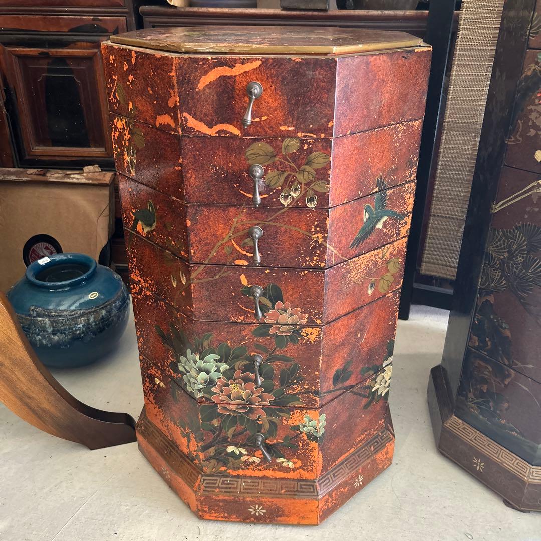 八角形の花鳥模様木製タンス　シノワズリ　引き出し　小箪笥