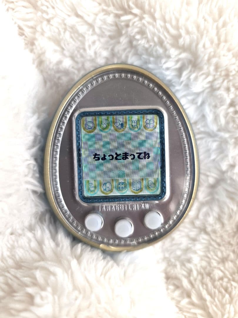 たまごっち4u ブルー　あまり使用してませんが、中古です　動作確認済み