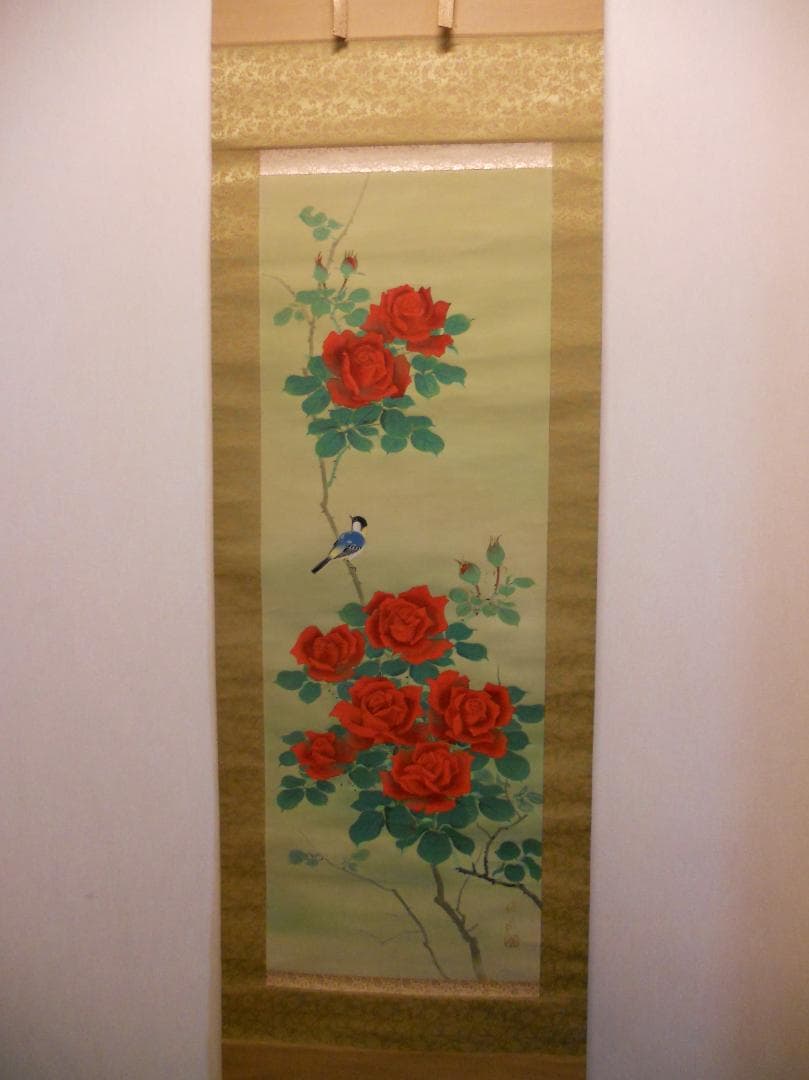 掛け軸 道成 薔薇に小鳥 絹本 希少 軸装 茶道具 掛軸 美品 です。