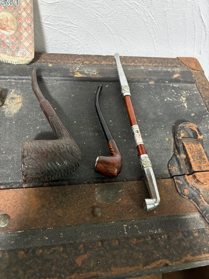 レトロ箱タバコパッケージとキセル