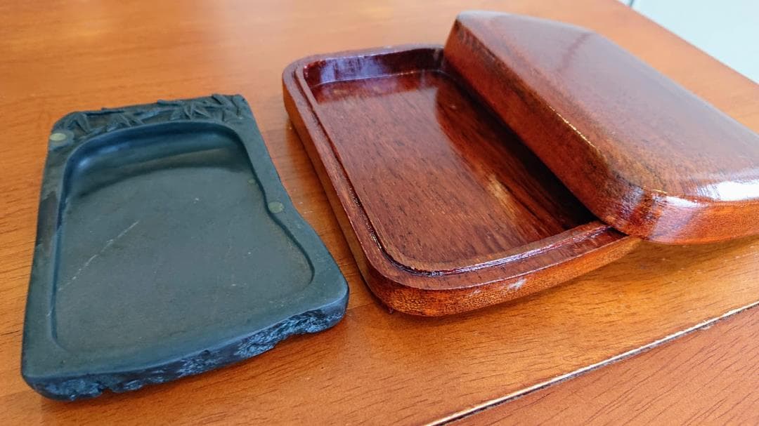 【美品】端渓硯 石眼 彫刻入り ケース付き