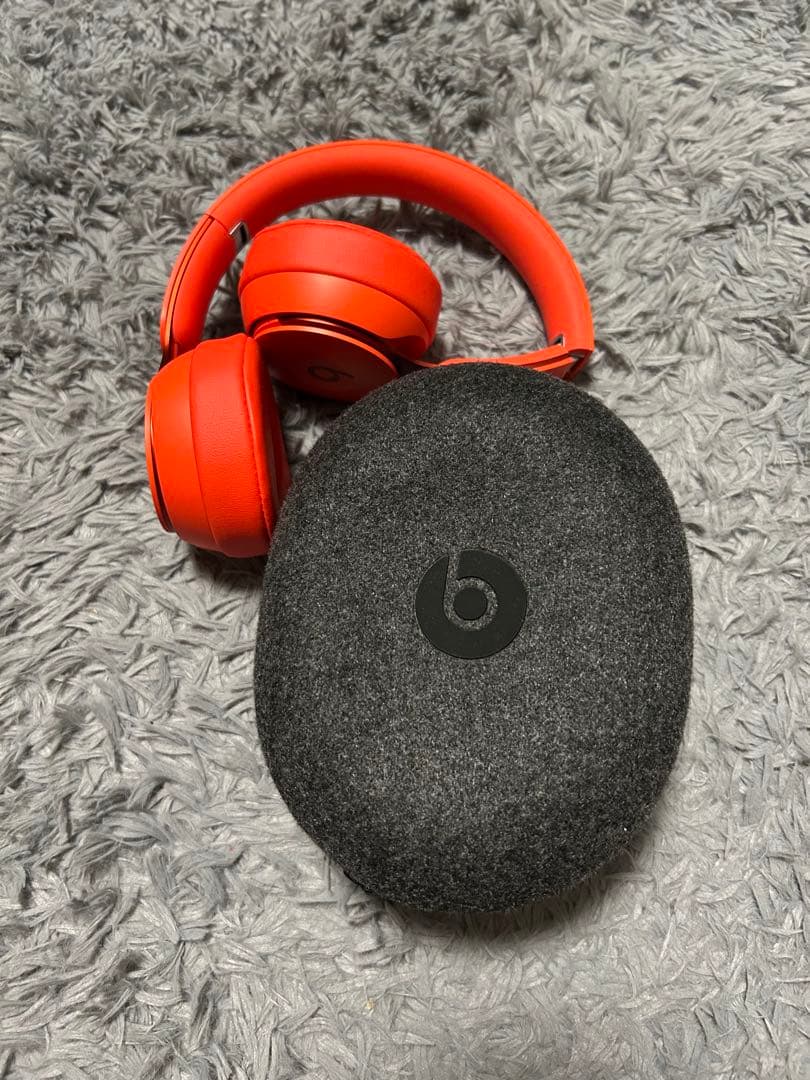 Beats by dr dre Solo Pro 本体とケース