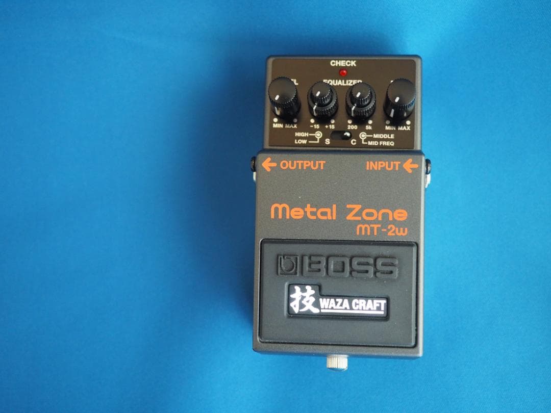 BOSS l Zone MT-2w ギターエフェクター 綺麗です