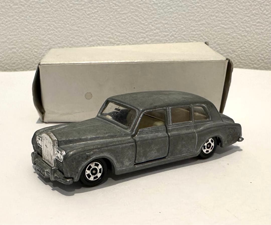 トミカ 日本製 無塗装 ロールスロイス ファントムⅥ