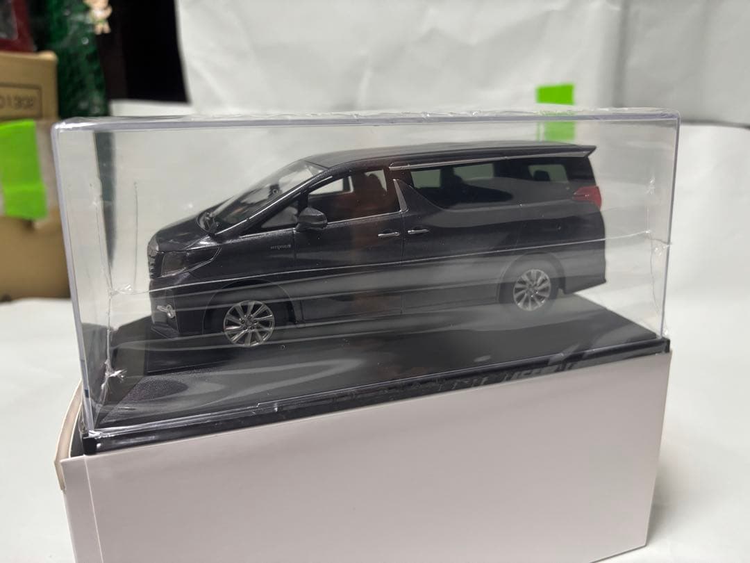 【最終価格】旧型アルファード前期&エスクワイア後期 ミニカー 3台セット