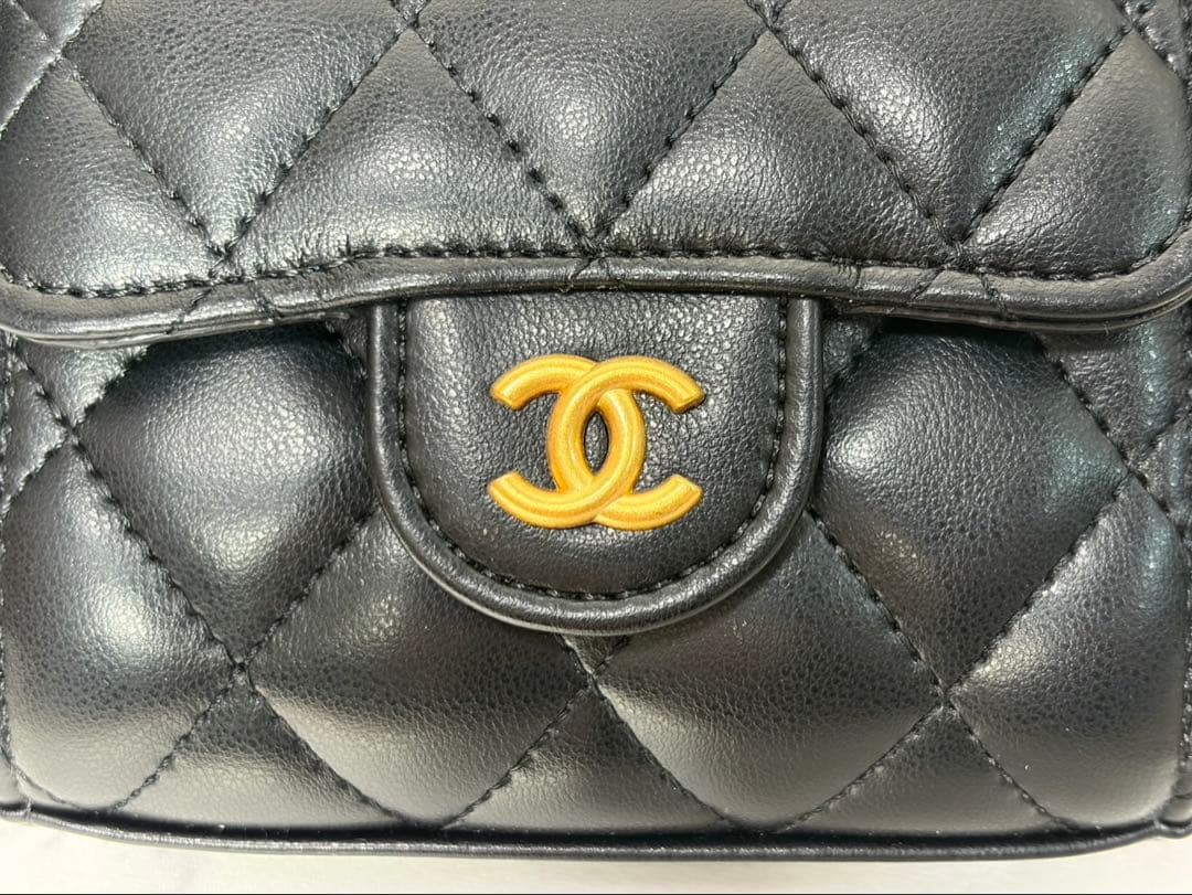 シャネル ブラック ミニバッグ チェーンショルダー　ノベルティ新品　初期汚れあり