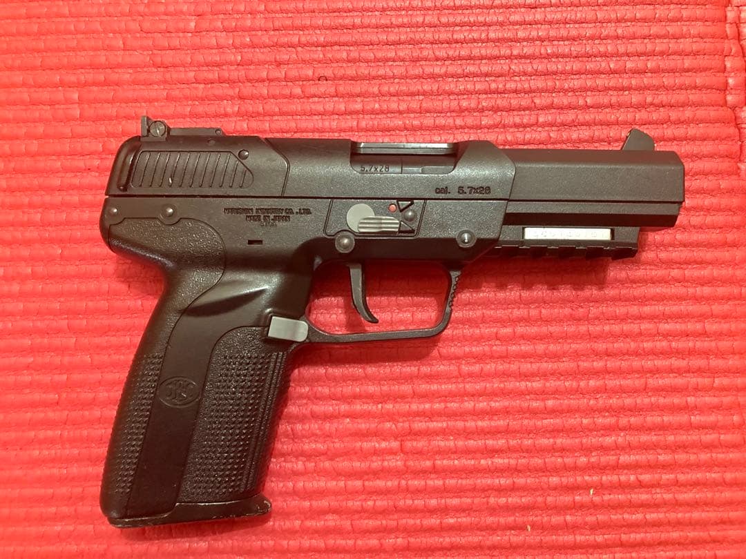 マルシンFN57ピストル+BHI CQBホルスターセット