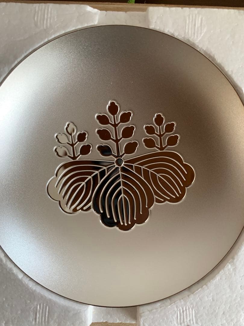 [美品]銀杯　内閣総理大臣　贈　造幣局製 純銀製　刻印　136.9グラム　木箱