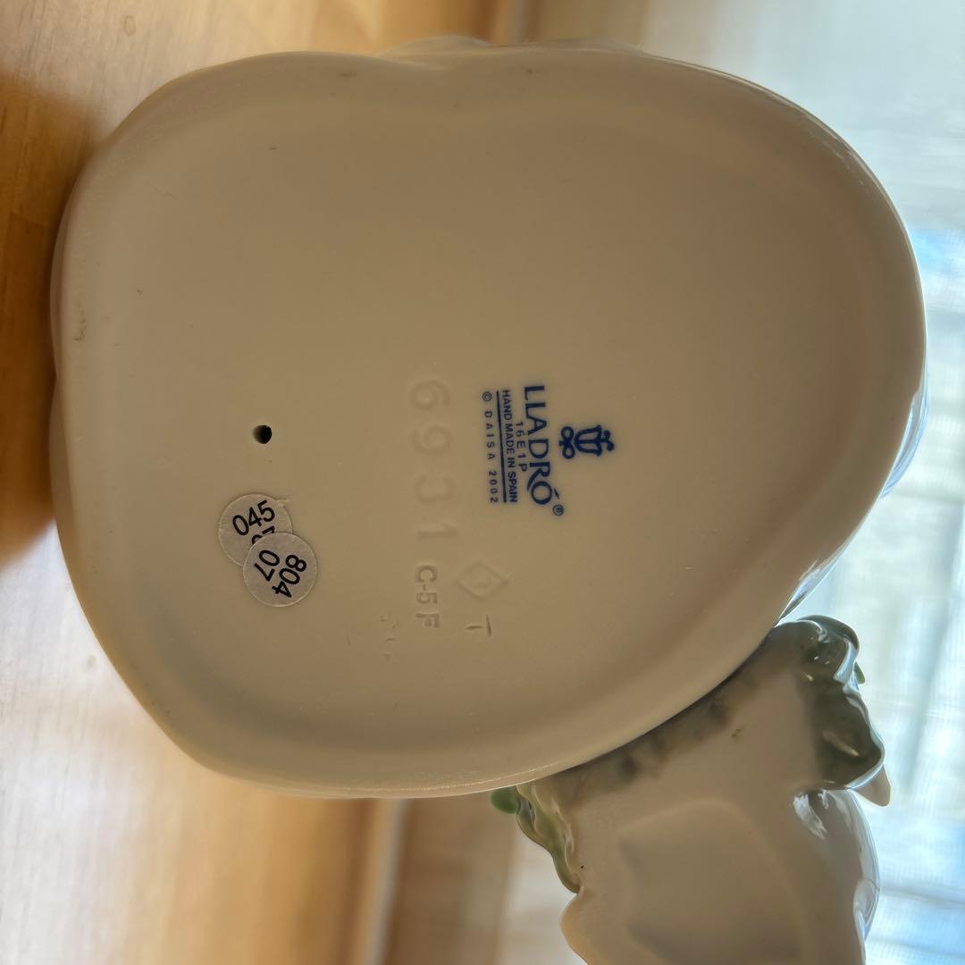 ゆ*あ様 リヤドロ　少女とウサギの陶器像