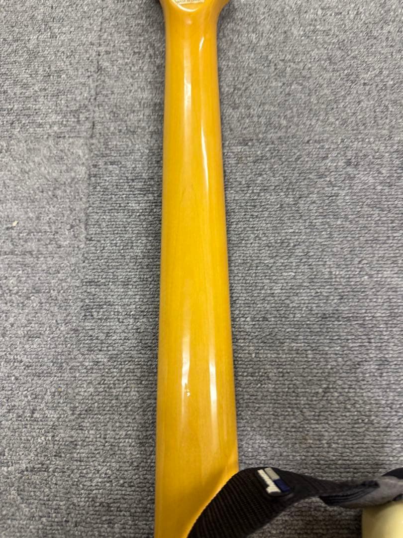 Mavis ストラトタイプ エレキギター ホワイト メープル