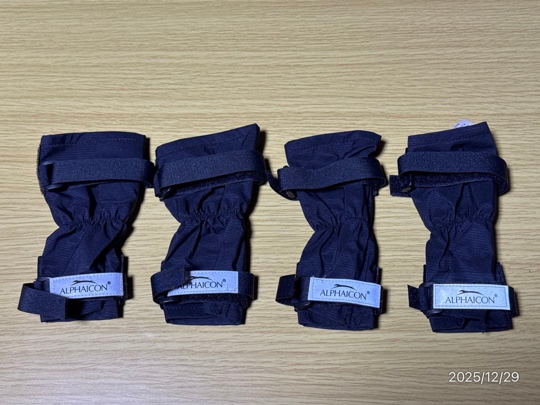 ①アルファアイコン レッグガード ブラック Sサイズ 1匹分4足