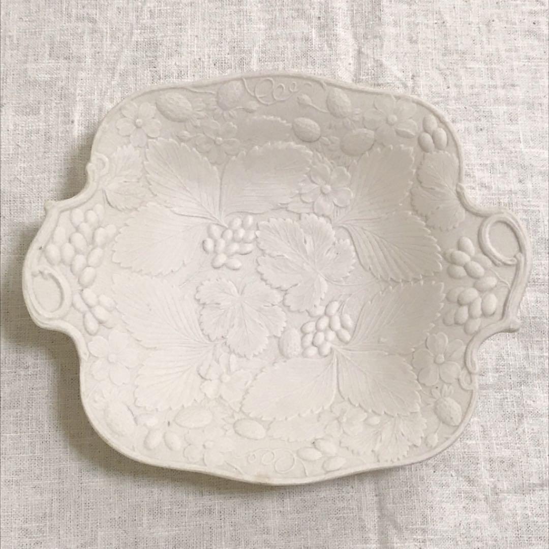 1851年 アンティーク クリームウエア エンボス レリーフ プレート 器