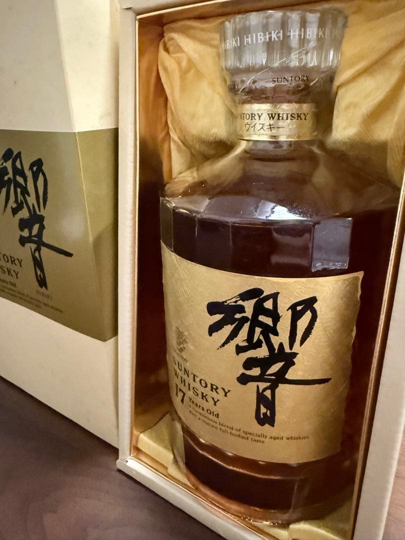 未開栓 サントリー ウイスキー 響 17年 ゴールドラベル 箱付き