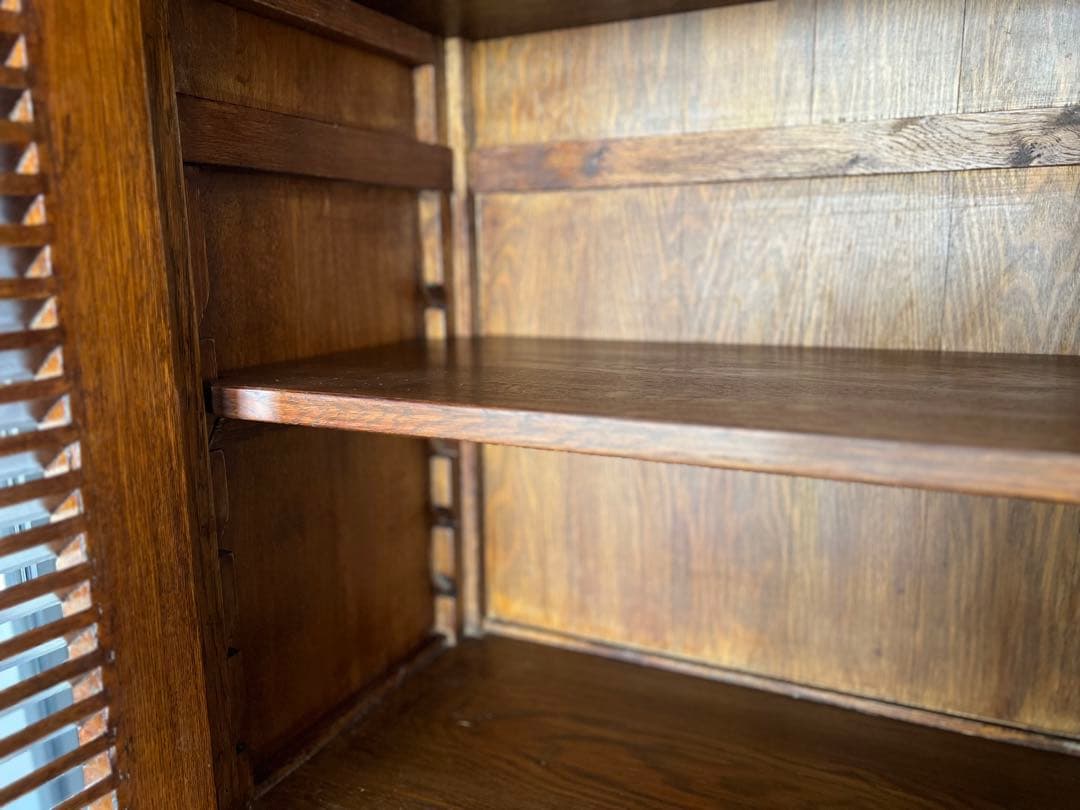 送料込　フラマン (FLAMANT)のキャビネット　上下分解可能