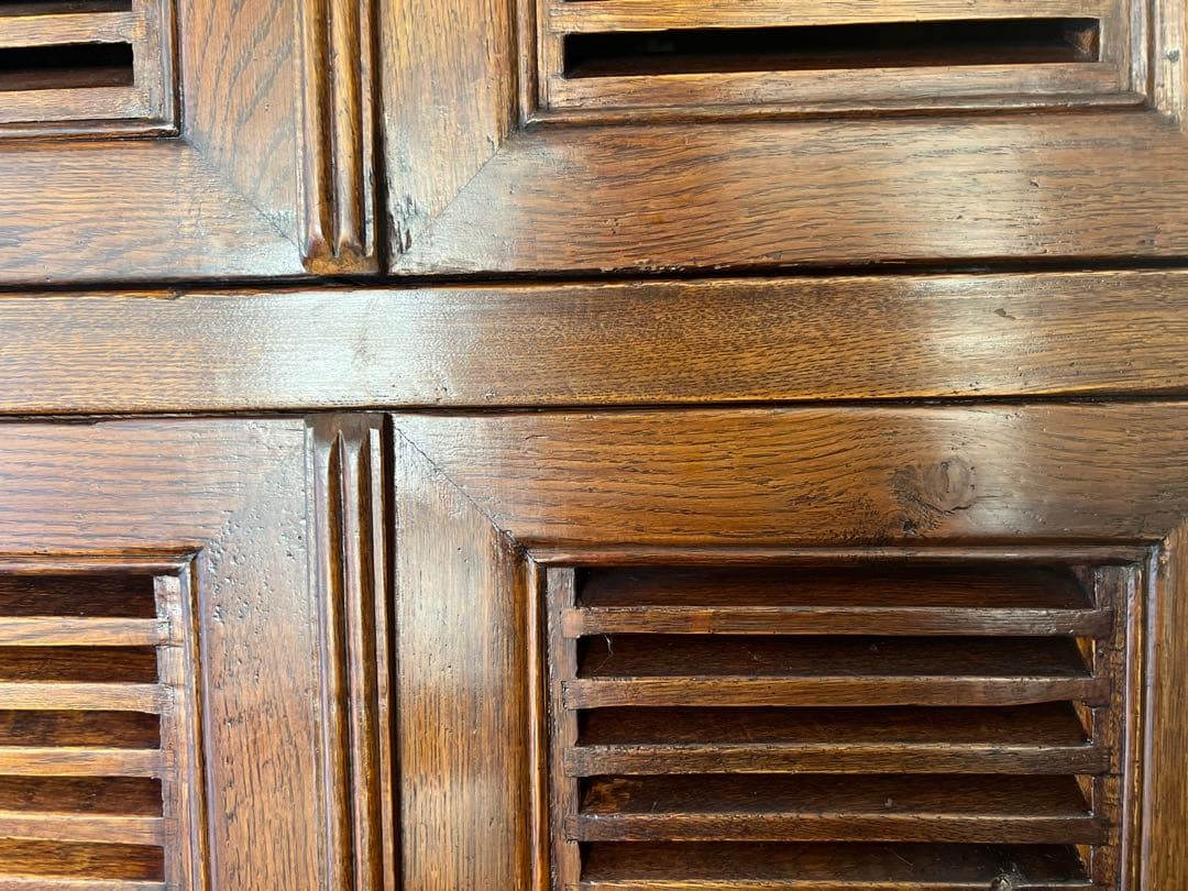 送料込　フラマン (FLAMANT)のキャビネット　上下分解可能