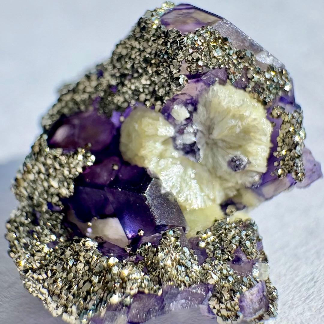 548 中国 内モンゴル産 フローライト&パイライト