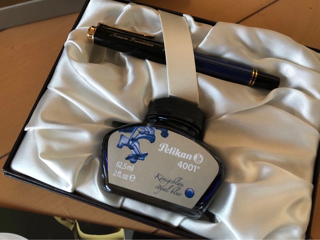 ペリカン 万年筆 Pelikan M600 ギフト化粧箱入りボトルインク付き