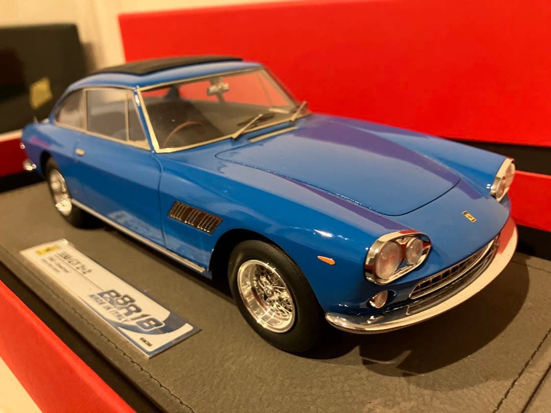 1/18 BBR フェラーリ 330 GT 2+2