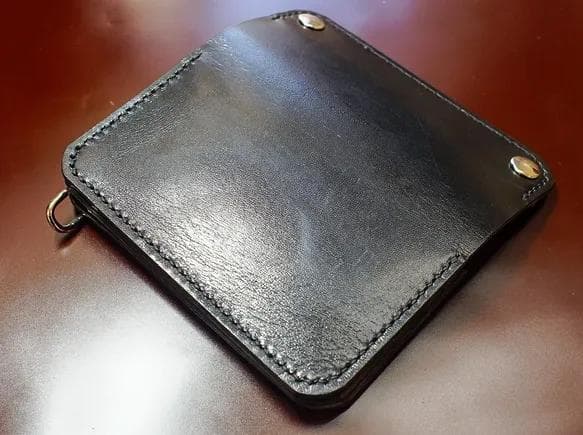 新喜皮革　ホースバット トラッカーウォレット 手縫い ミドル 馬革