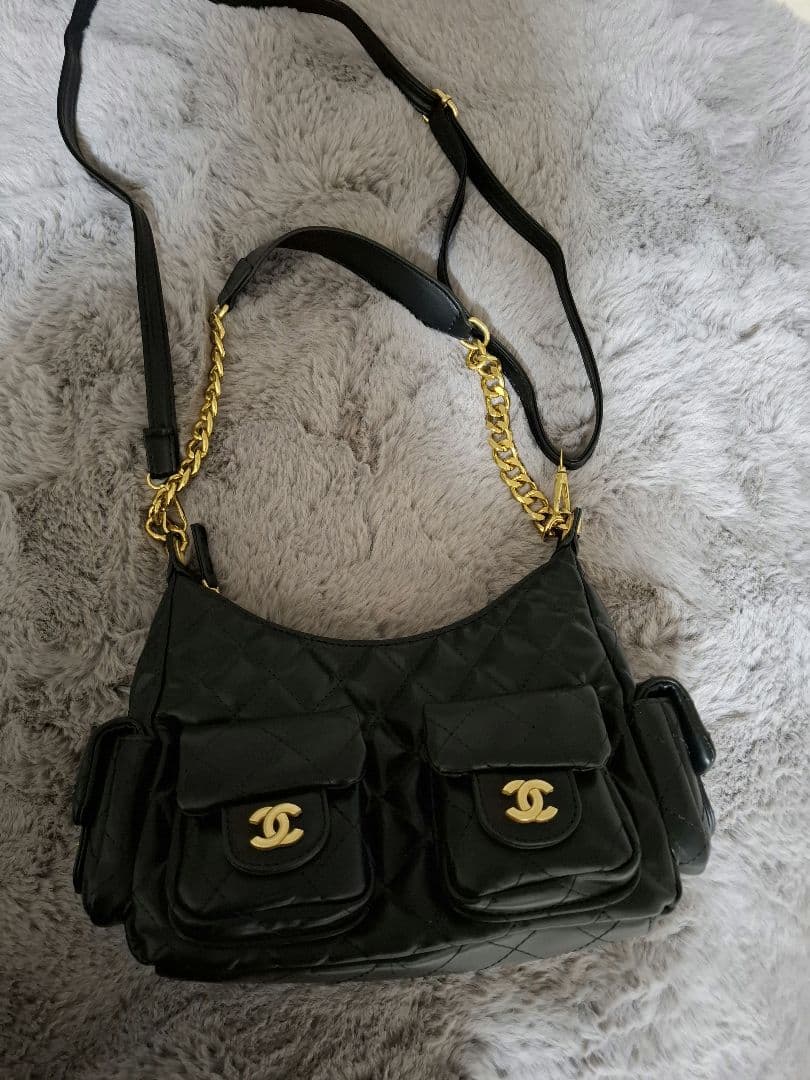 CHANEL 黒 レザー ショルダーバッグ