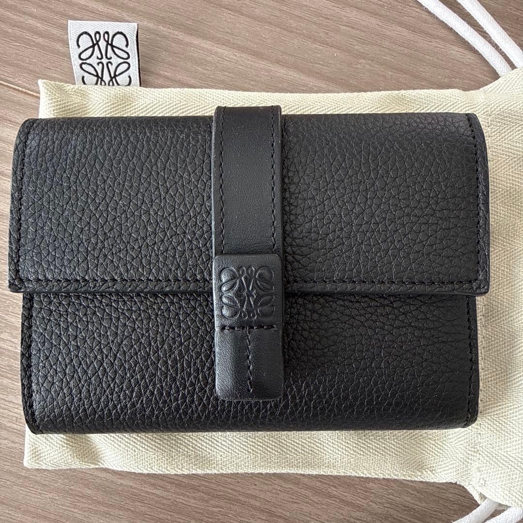LOEWE バーティカル ウォレット スモール未使用