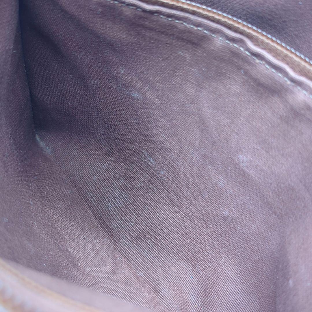 美品✨イルビゾンテ ショルダーバッグ オールレザー 茶 ロゴ型押し ロゴ金具