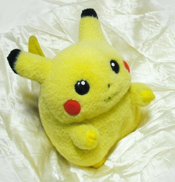 (●゜ω゜●) ピカチュウ ぬいぐるみ 初期ピカ トミー おなかを押すとなくヨ!