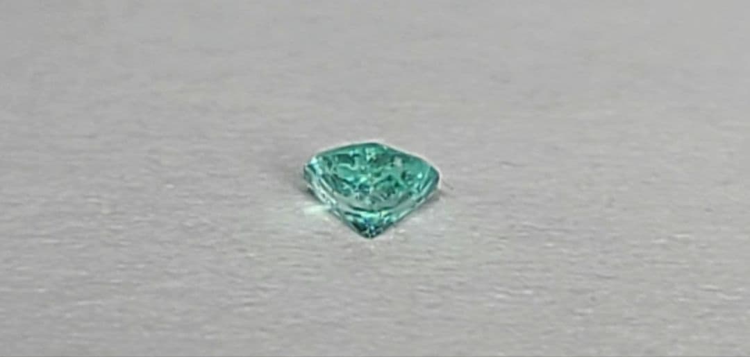 ピカピカネオン!!★ブラジルバターリャパライバトルマリン★オーダー受付中