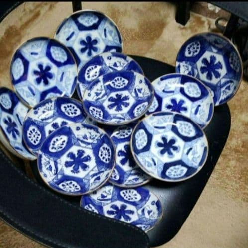 時代もの染め付け小皿１２枚です