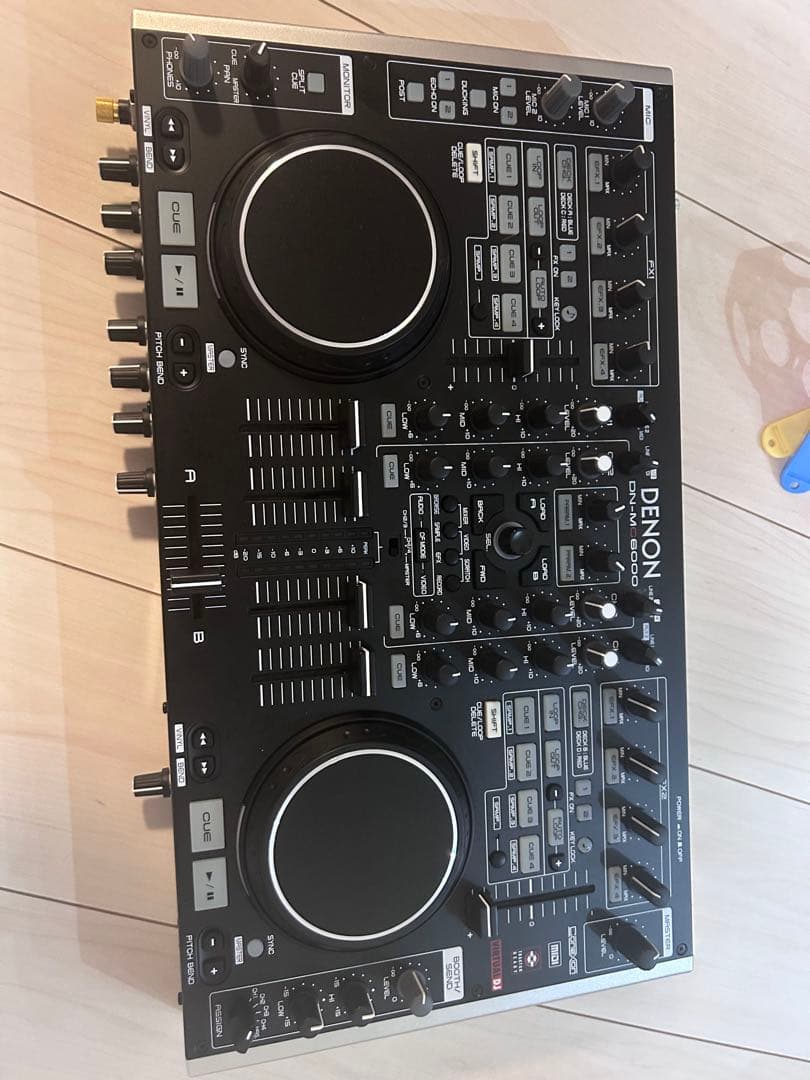 DENON DN-MC6000 PCDJコントローラー